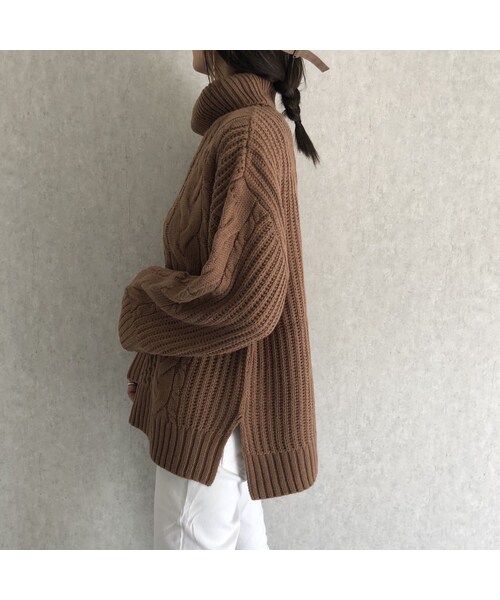 copine（コピン）の「全カラー12月10日再入荷！サイドスリットデザイン！ゆる可愛いケーブル編みタートルニット(3color)（ニット/セーター・レディース・その他）」の7枚目の写真