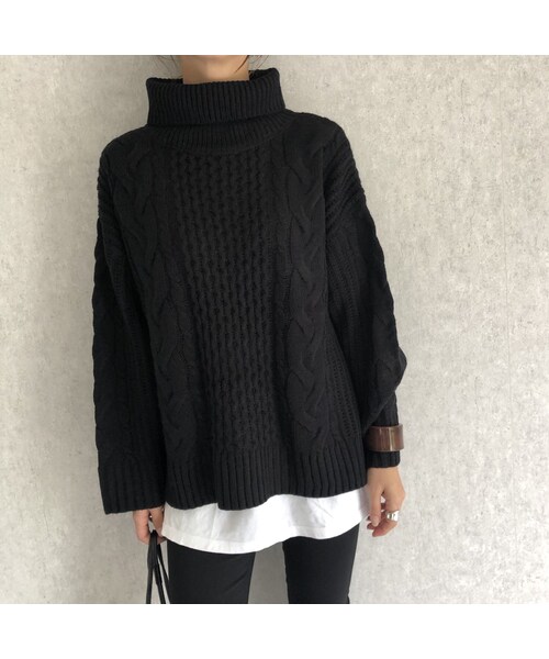 copine（コピン）の「全カラー12月10日再入荷！サイドスリットデザイン！ゆる可愛いケーブル編みタートルニット(3color)（ニット/セーター・レディース・その他）」の4枚目の写真