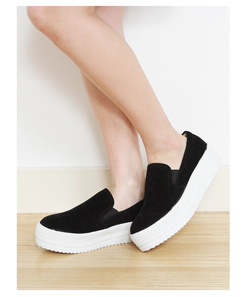 earth music&ecology(アースミュージックアンドエコロジー)の「〈サイズコンシェルジュ〉起毛厚底スリッポン(パンプス・レディース・ブラック・25cm)」の8枚目の写真