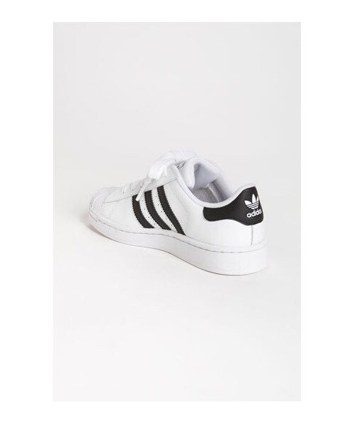 adidas(アディダス)の「adidas 'Superstar II' Sneaker (Toddler, Little Kid & Big Kid)(その他パンツ・Black/ Black/Black/ White/White/ Black・Big Kid 3.5 M/Toddler 12 M/Little Kid 12.5 M/Big Kid 7 M/Big Kid 5.5 M/Big Kid 4.5 M/Big Kid 4 M/Big Kid 5 M/Toddler 10.5 M/Big Kid 6 M/Toddler 11.5 M/Toddler 11 M/Big Kid 6.5 M/Little Kid 13 M/Little Kid 1.5 M/Little Kid 13.5 M)」の2枚目の写真