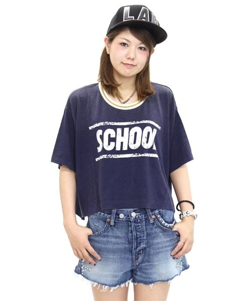 RNA（アールエヌエー）の「SCHOOL girlプルオーバー（トップス・レディース・ホワイトベース/ネイビーベース/レッドベース・M）」の2枚目の写真