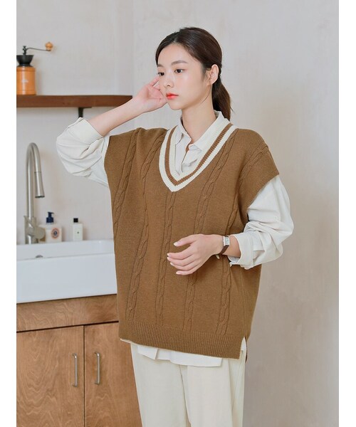 HOTPING(ホッピン)の「配色Vネックケーブルニットベスト(ベスト・レディース・Brown/White/Beige/Black・XS-XL/XL-2XL/2XL-3XL)」の1枚目の写真