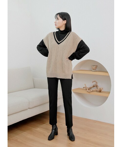 HOTPING(ホッピン)の「配色Vネックケーブルニットベスト(ベスト・レディース・Brown/White/Beige/Black・XS-XL/XL-2XL/2XL-3XL)」の4枚目の写真
