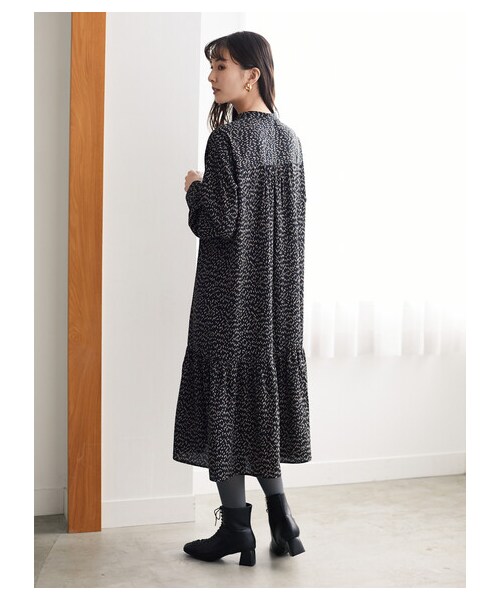 Green Parks(グリーンパークス)の「・SUGAR SPOON バンドカラーパターンワンピ(ワンピース/ドレス・ブラック/グレーベージュ/ブラウン・F)」の3枚目の写真