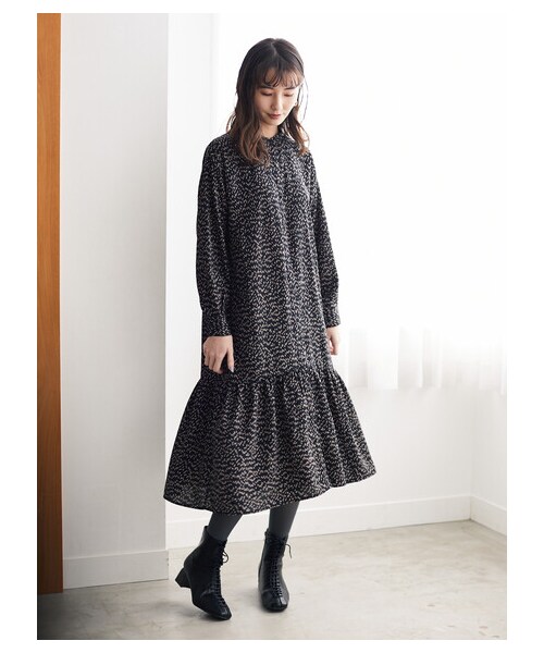 Green Parks(グリーンパークス)の「・SUGAR SPOON バンドカラーパターンワンピ(ワンピース/ドレス・ブラック/グレーベージュ/ブラウン・F)」の1枚目の写真