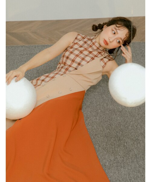 Marjorie（マージョリー）の「霓虹燈光，不對稱格紋拼色洋裝（ワンピース/ドレス・レディース・紅紫/杏・XS/S/M）」の13枚目の写真