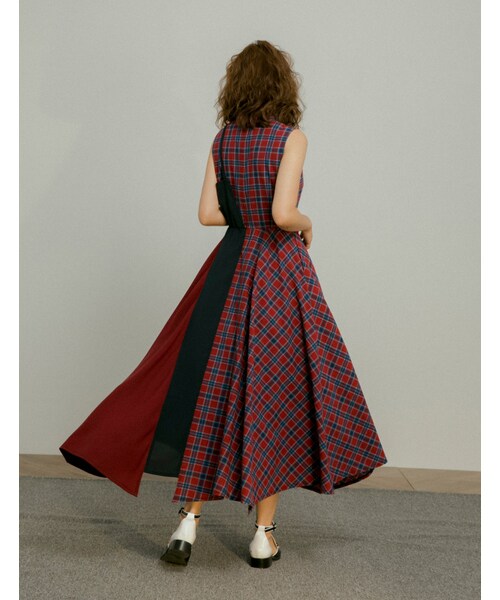 Marjorie（マージョリー）の「霓虹燈光，不對稱格紋拼色洋裝（ワンピース/ドレス・レディース・紅紫/杏・XS/S/M）」の7枚目の写真