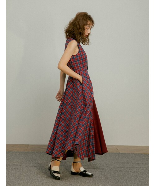 Marjorie（マージョリー）の「霓虹燈光，不對稱格紋拼色洋裝（ワンピース/ドレス・レディース・紅紫/杏・XS/S/M）」の5枚目の写真