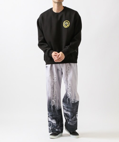 ALAND（エーランド）の「ISTKUNST／スマイルロゴプルオーバー（トップス・ホワイト()/ブラック()/ブルー()）」の6枚目の写真