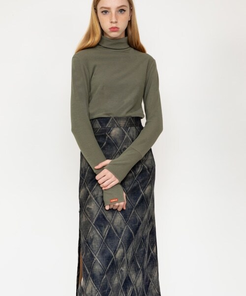 ALAND（エーランド）の「citybreeze／ロゴシンプルタートルネック（トップス・レディース・ホワイト(05)/ブラック(09)/チャコール(19)/カーキ(78)・FREE）」の8枚目の写真