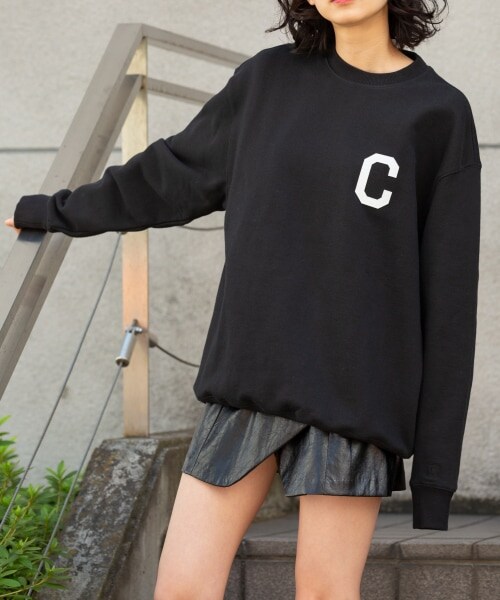 ALAND(エーランド)の「COVERNAT/Cロゴクルーネックプルオーバー(トップス・レディース・アイボリー(08)/ブラック(09)/グレー(15)/レッド(35)/ブラウン(50)/グリーン(75)/ライトブルー(83)・S/M/L/XL)」の2枚目の写真