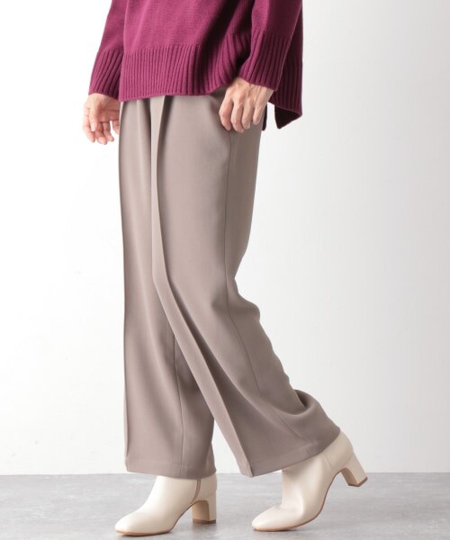 LEPSIM（レプシィム）の「ピンタックカラーパンツ（パンツ・グレージュ/モカ/カーキ/ブルー）」の2枚目の写真