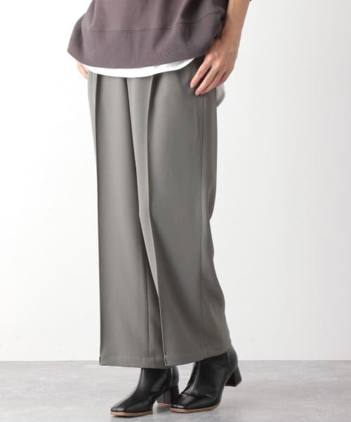 LEPSIM（レプシィム）の「ピンタックカラーパンツ（パンツ・グレージュ/モカ/カーキ/ブルー）」の3枚目の写真