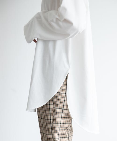 LOWRYS FARM（ローリーズファーム）の「ＵＳＡラウンドヘムＬＳ（トップス・オフ/ブラック）」の6枚目の写真