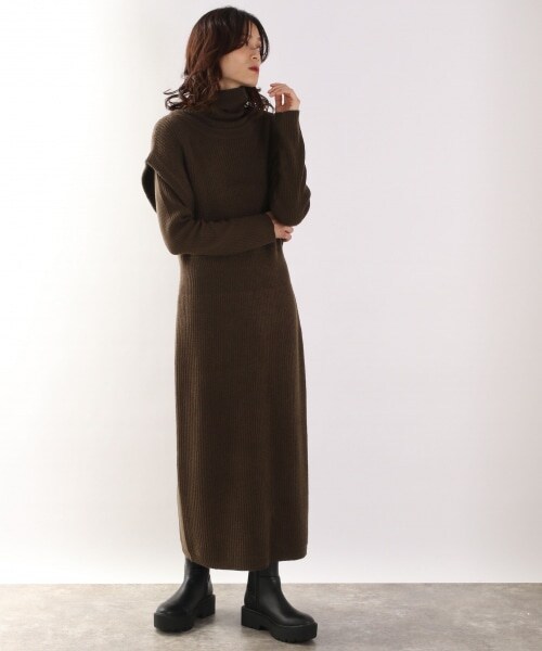 LOWRYS FARM（ローリーズファーム）の「タートルレイヤード２Ｐワンピース（ワンピース/ドレス・アイボリー/ブラウン/ブルー）」の2枚目の写真