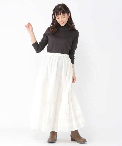 studio CLIP（スタディオクリップ）の「あったか機能付きタートルネックプルオーバー（トップス・ホワイト×ブラック/ブラック×ホワイト/オフホワイト/スモーク）」の9枚目の写真