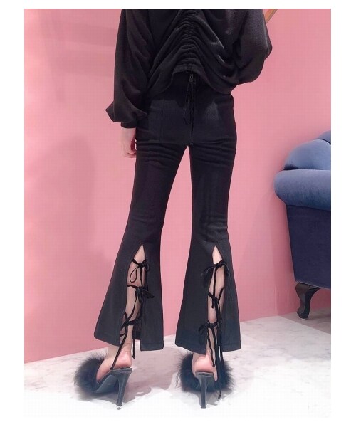 lilLilly（リルリリー）の「リボンニットフレアパンツ（パンツ・レディース・WHITE/PINK/BLUE/BLACK・FREE）」の2枚目の写真