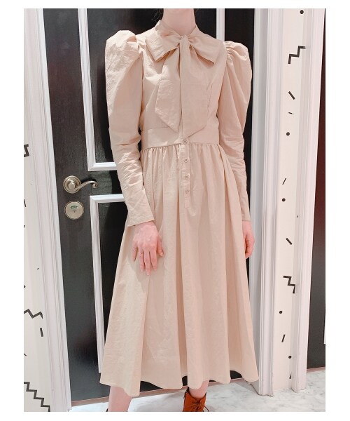 lilLilly（リルリリー）の「[pain]パワショルロングドレス（ワンピース/ドレス・レディース・BEIGE/ROSE/BLACK・FREE）」の2枚目の写真