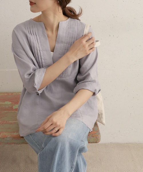 URBAN RESEARCH DOORS - リネンピンタックVネックブラウス  L.PURPLE(WEB限定) URBAN RESEARCH DOORS（アーバンリサーチドアーズ）の「リネン