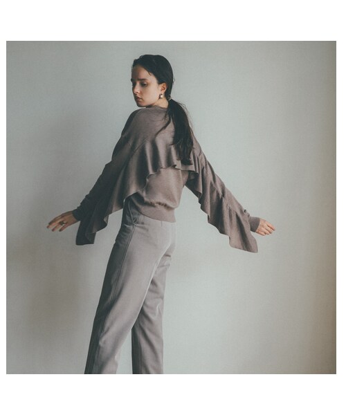 CLANE（クラネ）の「CLANE クラネ “BACK FRILL KNIT TOPS