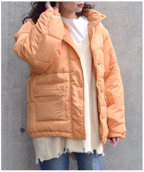 w closet（ダブルクローゼット）の「袖外し可能なエコダウン（ジャケット/アウター・レディース・オフホワイト/サンドベージュ/オレンジ/ブラック・FREE/M/L/S）」の7枚目の写真