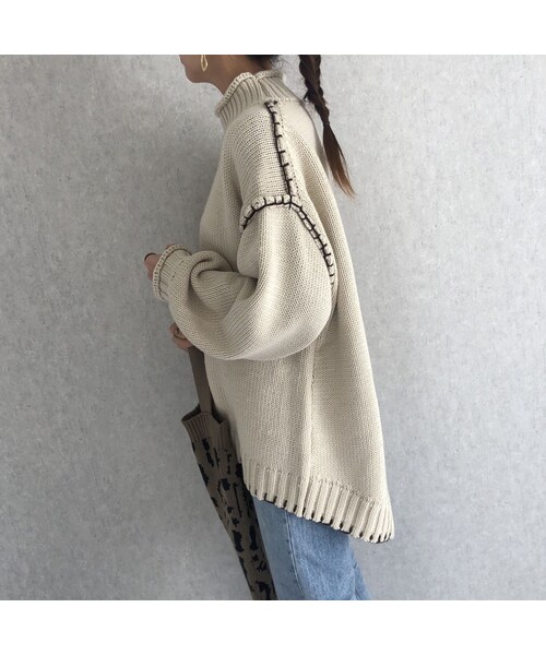 copine（コピン）の「12月10日再入荷！バックスリットデザイン！ハンドステッチモックネックゆるニット(3color)（ニット/セーター・レディース・その他）」の3枚目の写真