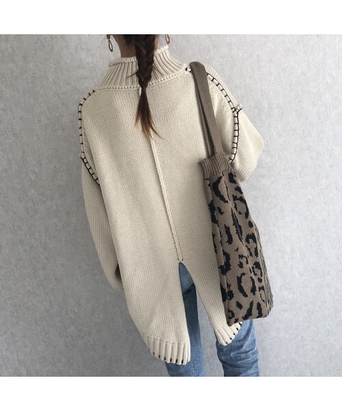 copine（コピン）の「12月10日再入荷！バックスリットデザイン！ハンドステッチモックネックゆるニット(3color)（ニット/セーター・レディース・その他）」の4枚目の写真