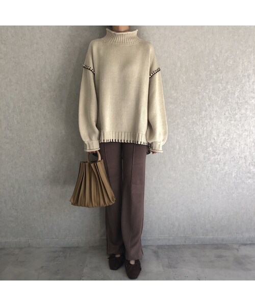 copine（コピン）の「12月10日再入荷！バックスリットデザイン！ハンドステッチモックネックゆるニット(3color)（ニット/セーター・レディース・その他）」の5枚目の写真