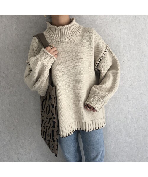 copine（コピン）の「12月10日再入荷！バックスリットデザイン！ハンドステッチモックネックゆるニット(3color)（ニット/セーター・レディース・その他）」の2枚目の写真