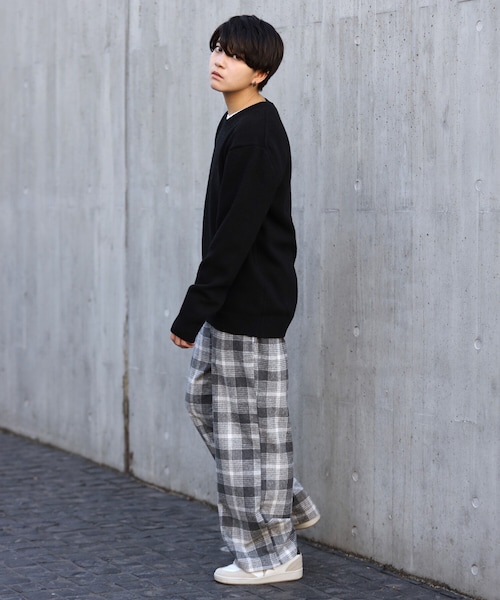 BOYSHE（ボーイシー）の「プレミアムラム クルーネックニット　ブラック（ニット/セーター・レディース・その他）」の6枚目の写真