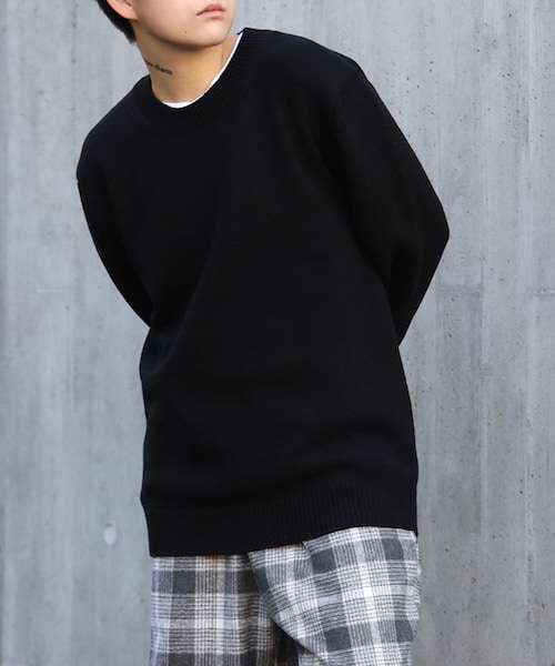 BOYSHE（ボーイシー）の「プレミアムラム クルーネックニット　ブラック（ニット/セーター・レディース・その他）」の3枚目の写真