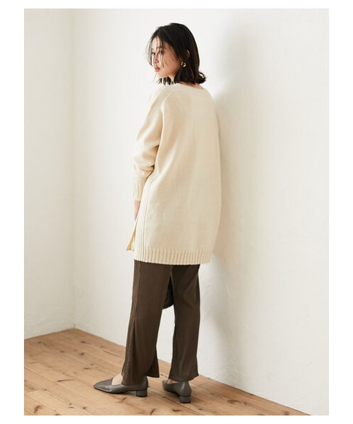 Green　Parks（グリーンパークス）の「サイドリブスリットVニットチュニック（トップス・アイボリー/グレー/ブラック/ブラウン/ブルーグリーン・F）」の4枚目の写真