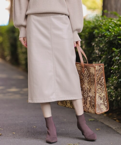 Andemiu（アンデミュウ）の「エコレザーサスツキスカート（スカート・ブラック/ライトブラウン(NEW)/ベージュ(NEW)）」の12枚目の写真