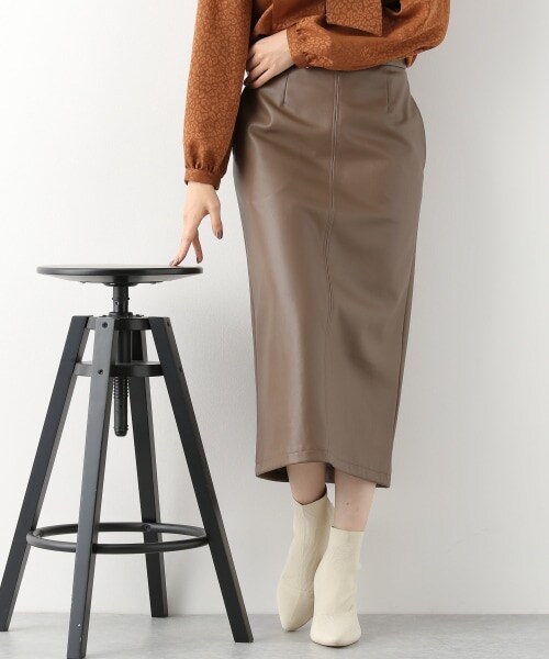 Andemiu（アンデミュウ）の「エコレザーサスツキスカート（スカート・ブラック/ライトブラウン(NEW)/ベージュ(NEW)）」の17枚目の写真