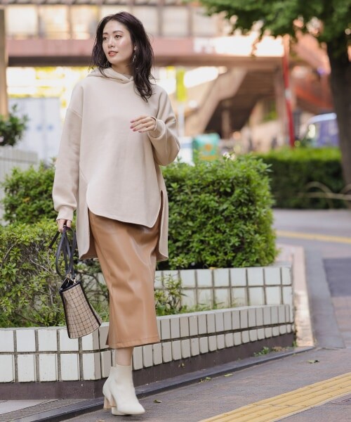 Andemiu（アンデミュウ）の「エコレザーサスツキスカート（スカート・ブラック/ライトブラウン(NEW)/ベージュ(NEW)）」の8枚目の写真