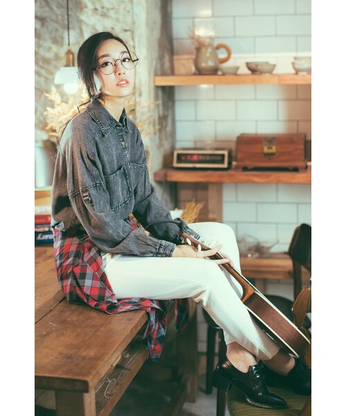 ORENDA（オレンダ）の「反摺袖扣環牛仔襯衫（トップス・レディース・藍/黑・F）」の11枚目の写真