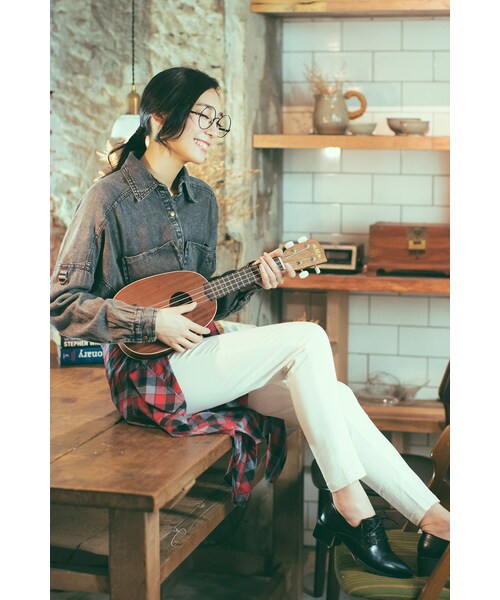 ORENDA（オレンダ）の「反摺袖扣環牛仔襯衫（トップス・レディース・藍/黑・F）」の10枚目の写真