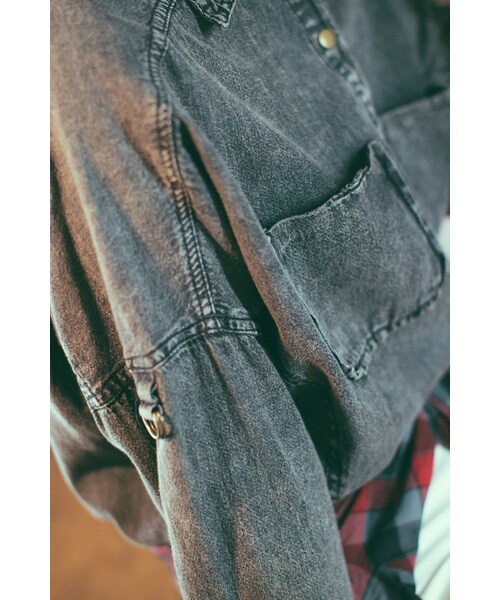 ORENDA（オレンダ）の「反摺袖扣環牛仔襯衫（トップス・レディース・藍/黑・F）」の12枚目の写真