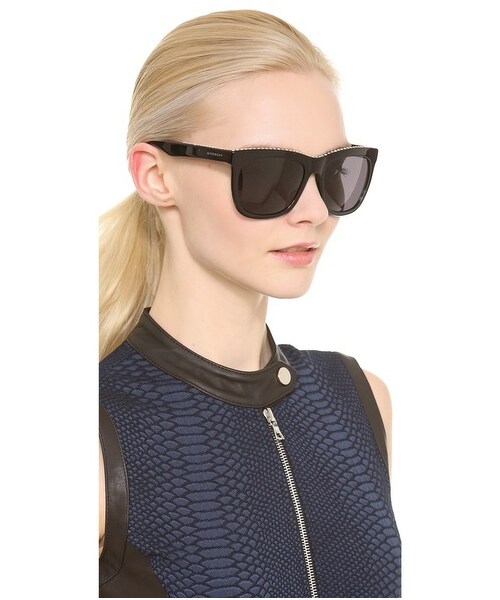 GIVENCHY（ジバンシイ）の「Givenchy Swarovski Crystal Rim Sunglasses（サングラス・Black/Smoke・One Size）」の2枚目の写真