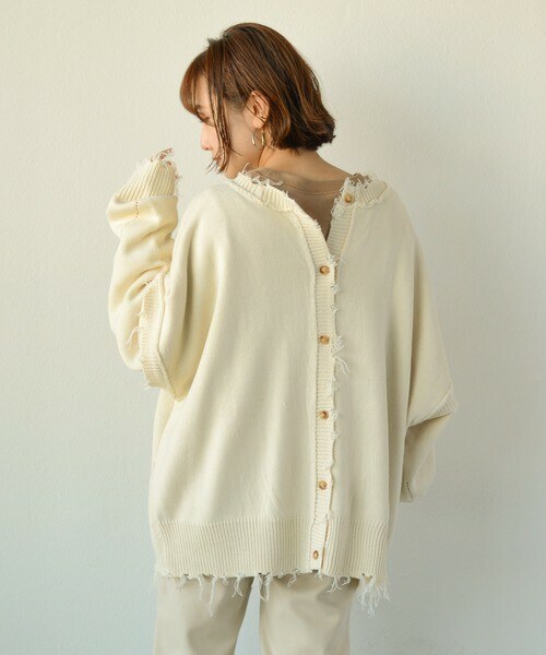 Auntie Rosa Holiday（アンティローザホリデー）の「2WAYフリンジニット（ニット/セーター・レディース・ブラック/ベージュ/グリーン/ホワイト・FREE）」の2枚目の写真