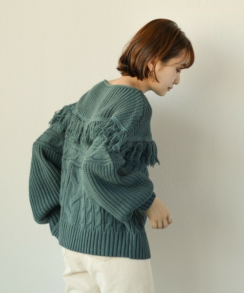 Auntie Rosa Holiday（アンティローザホリデー）の「フリンジケーブル切り替えニット（ニット/セーター・レディース・ホワイト/ブラック/グレー/ブルー・FREE）」の4枚目の写真