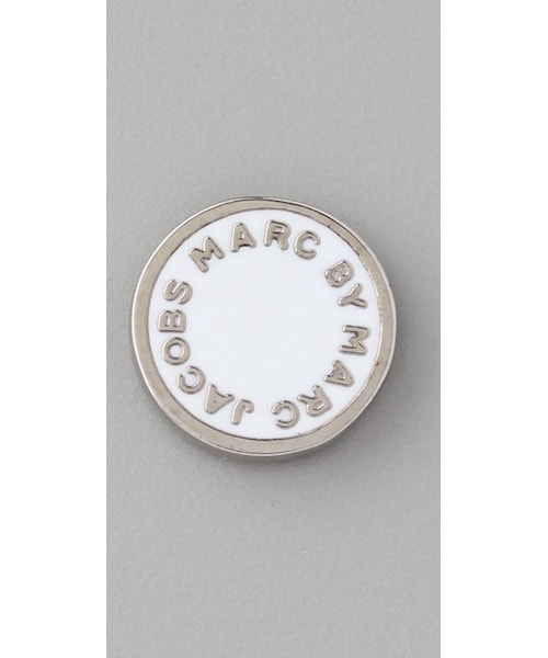 Marc by Marc Jacobs（マークバイマークジェイコブス）の「Marc by Marc Jacobs Logo Disc Stud Earrings（ピアス（両耳用）・Cream/Black (Oro)・One Size）」の3枚目の写真