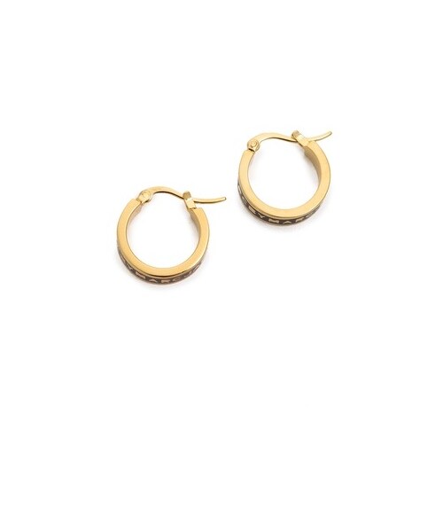 Marc by Marc Jacobs(マークバイマークジェイコブス)の「Marc by Marc Jacobs Huggie Hoops(ピアス(両耳用)・Cream/Black・One Size)」の4枚目の写真