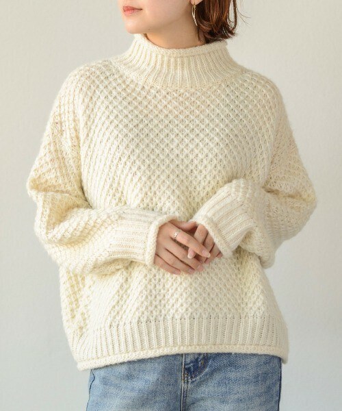 Auntie Rosa Holiday（アンティローザホリデー）の「変わり編みハイネックニット（ニット/セーター・レディース・グリーン/ベージュ/ブルー/パープル・FREE）」の2枚目の写真