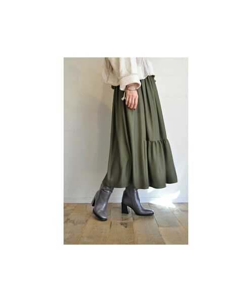 ROSIER（ロジア）の「ティアードロングスカート（スカート・レディース・ベージュ/グリーン/ブルー・one）」の2枚目の写真