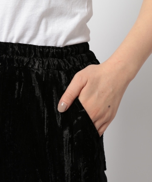 PAGEBOY（ページボーイ）の「【WEB先行予約】クラッシュベロアルーズパンツ（パンツ・レディース・ブラック/グレージュ/ダークブラウン・F）」の14枚目の写真