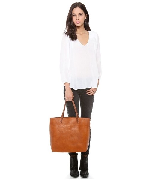 madewell（メイドウェル）の「Madewell Transport Tote（トートバッグ・English Saddle・One Size）」の3枚目の写真