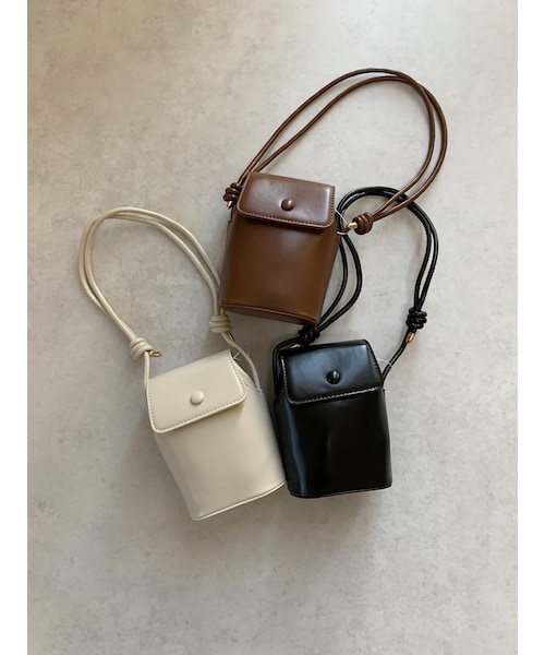no brand（ノーブランド）の「フェイクレザーミニポシェット
