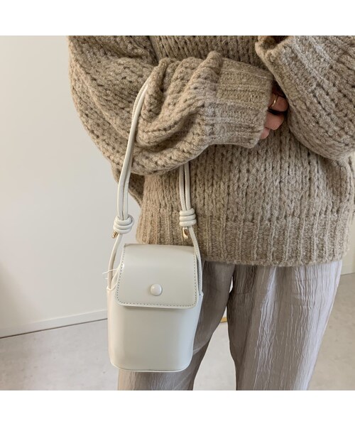 no brand（ノーブランド）の「フェイクレザーミニポシェット