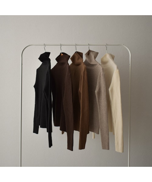 Lavish gate フィンガーホール タートルネック ニット Lavish Gate（ラヴィッシュゲート）の「knit-02101 フィンガーホール